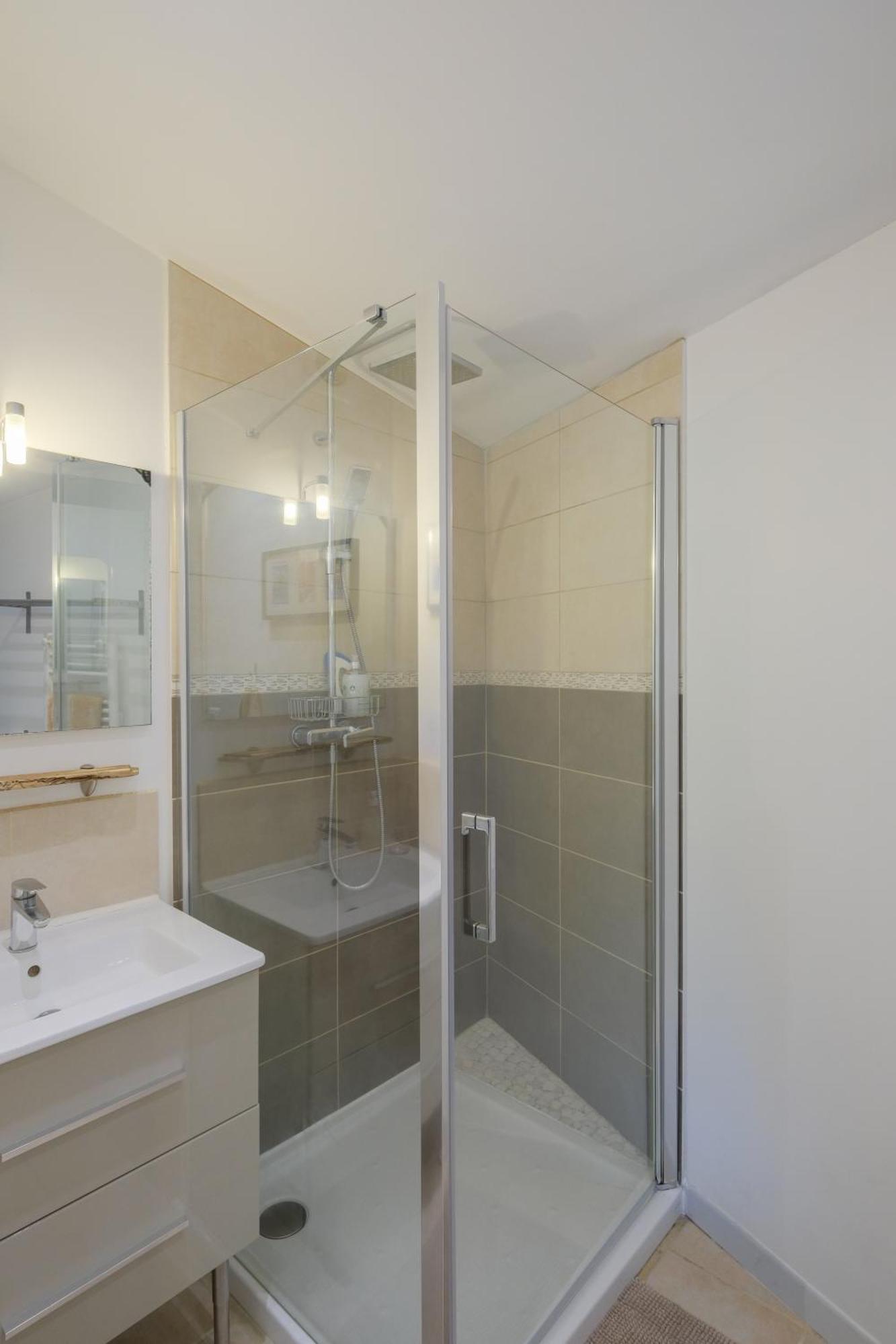 Les Suites D'Alienor, Suite Jasmin 佩萨克 外观 照片