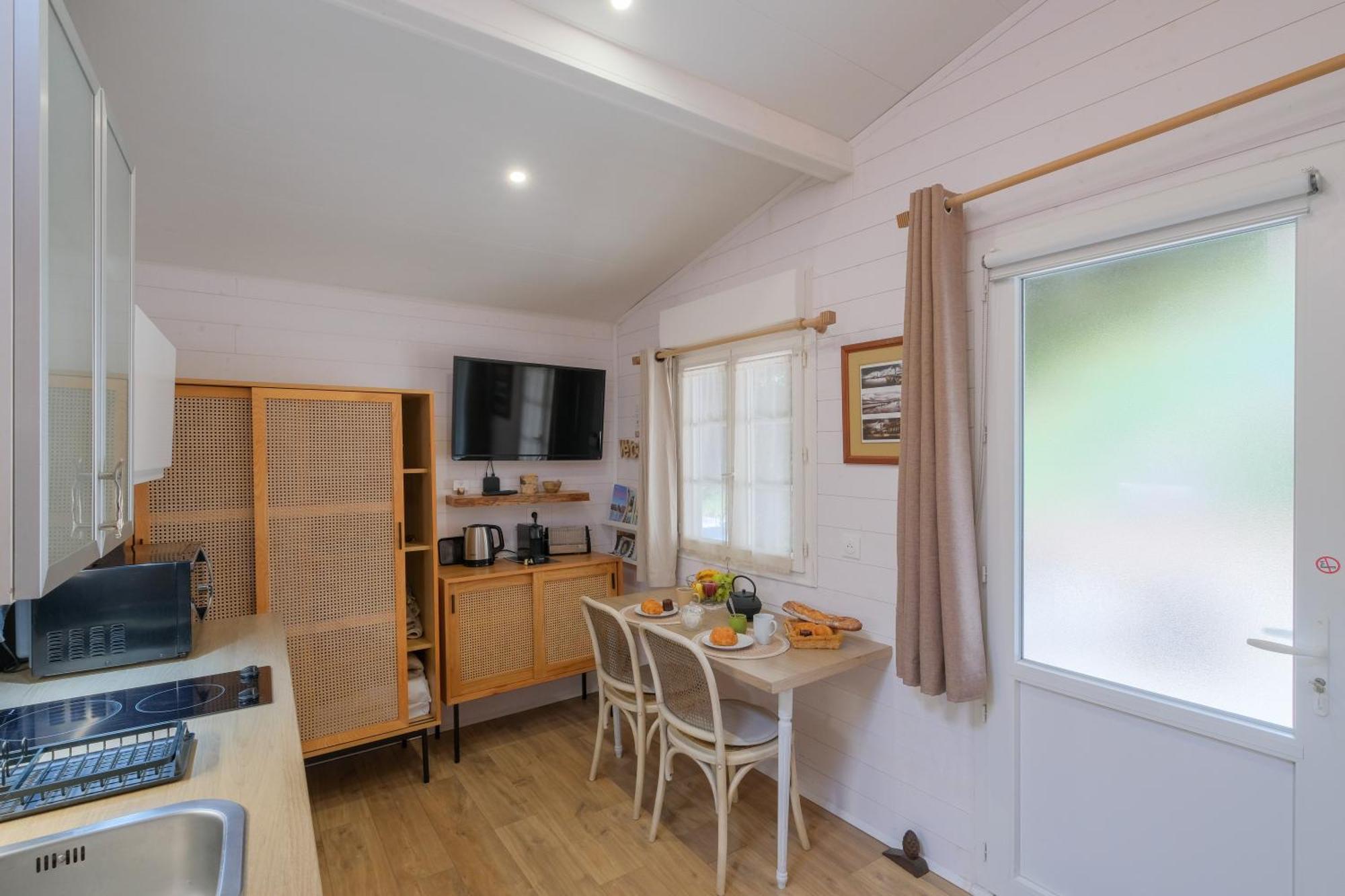 Les Suites D'Alienor, Suite Jasmin 佩萨克 外观 照片